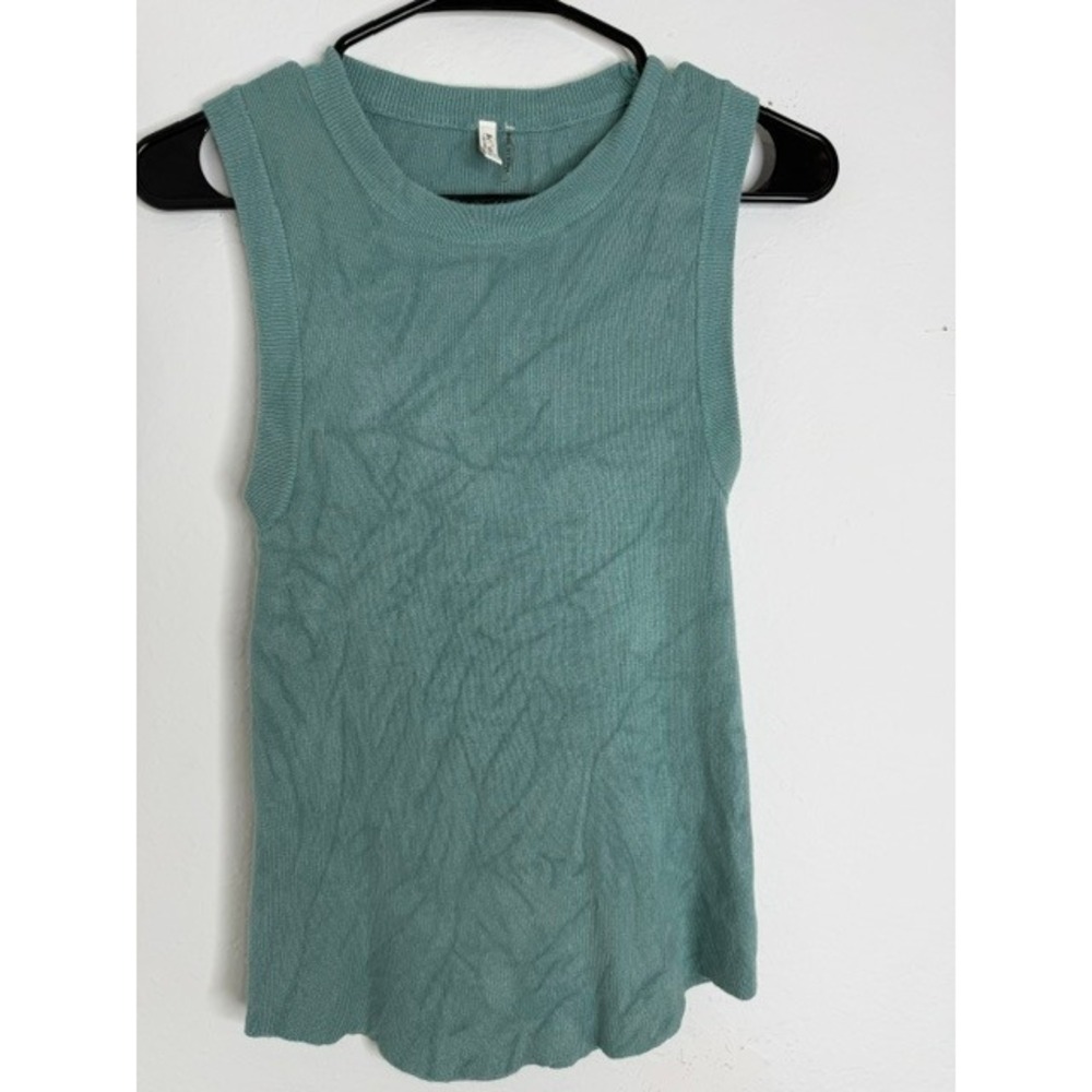 Be Cool Los Angeles Women Sage Green Ribbed Sleeveless Sweater Top Size M/L